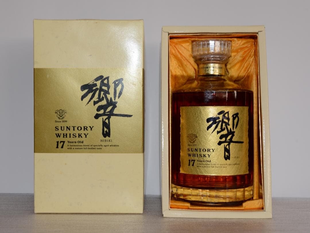 サントリーウィスキー　響 HIBIKI　17年 750ml　ゴールドラベル