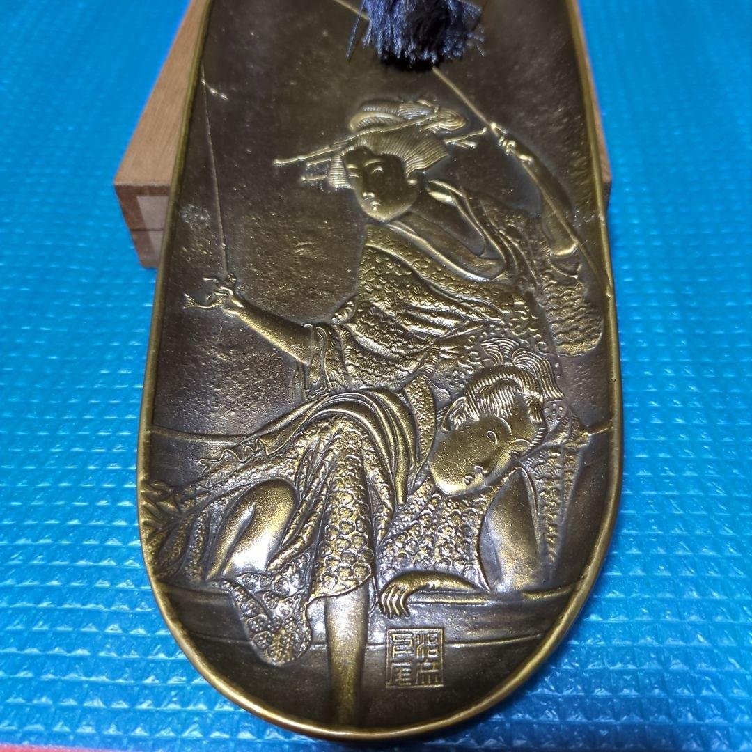 浮世絵風、青銅製装飾品 木箱付き、治彦銘あり